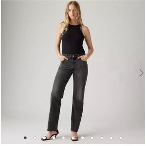Levi’s 501 90s Straight Leg Black/Dark Grey Wash Jeans
Women’s 25